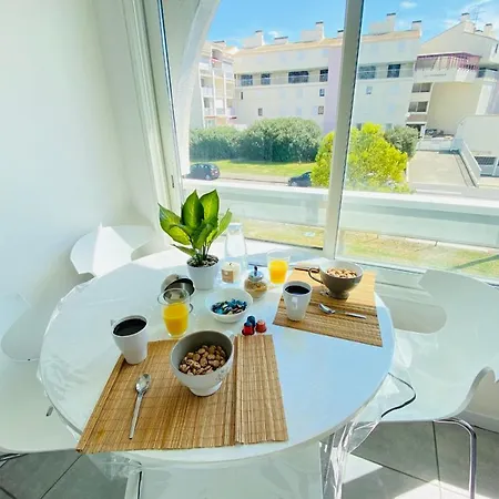 Les Floralies Apartment